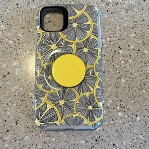 Pop socket Otterbox case iPhone 11